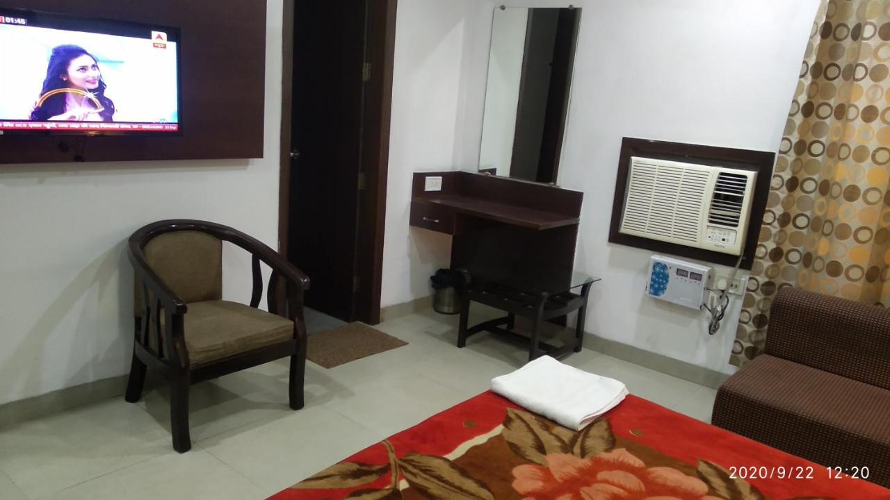 Hotel Popular Amritsar Exteriör bild