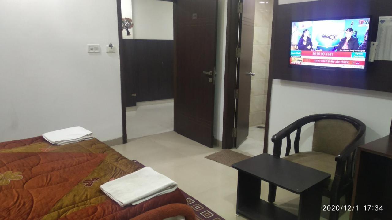 Hotel Popular Amritsar Exteriör bild