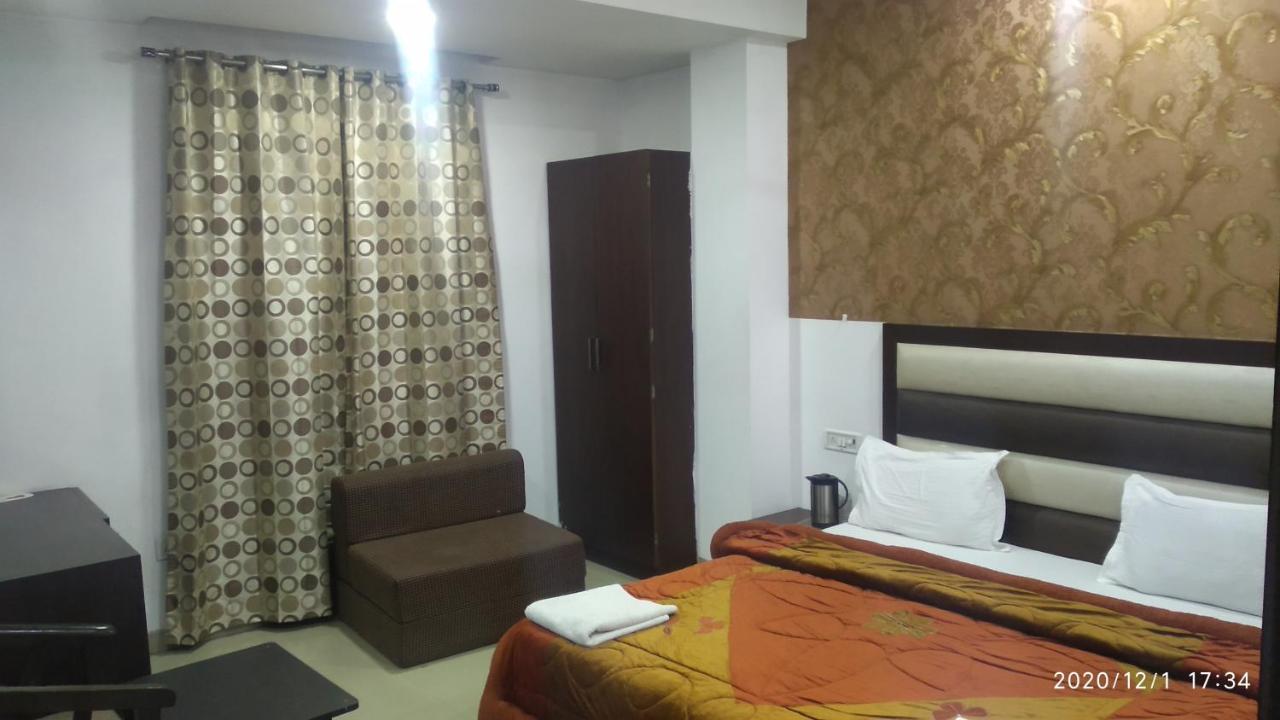 Hotel Popular Amritsar Exteriör bild