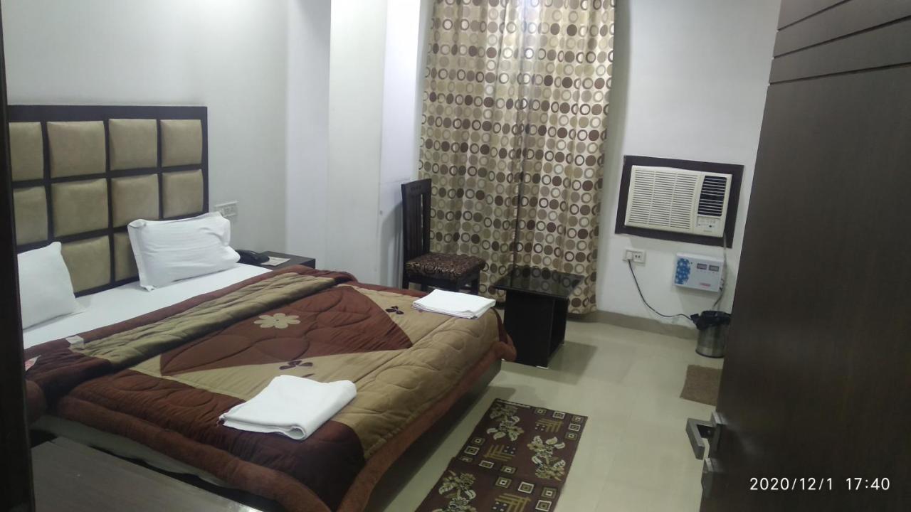 Hotel Popular Amritsar Exteriör bild