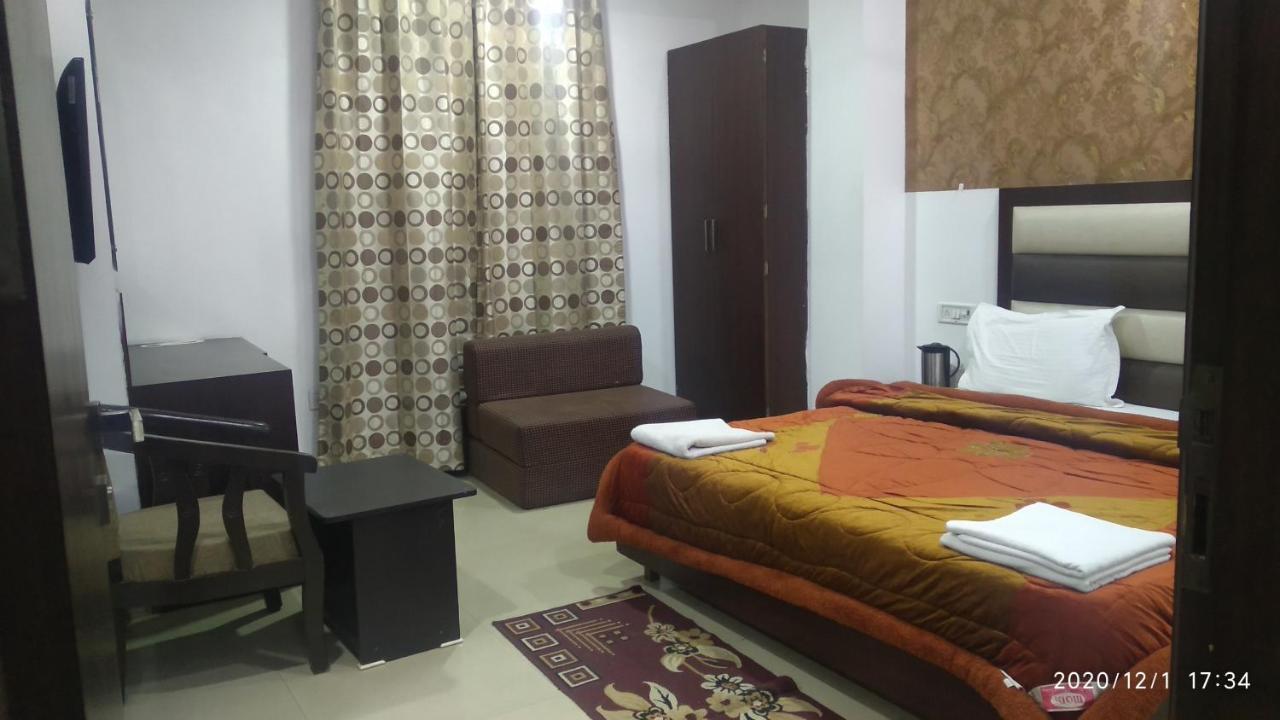 Hotel Popular Amritsar Exteriör bild
