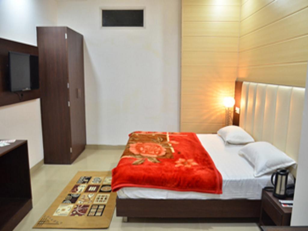 Hotel Popular Amritsar Rum bild