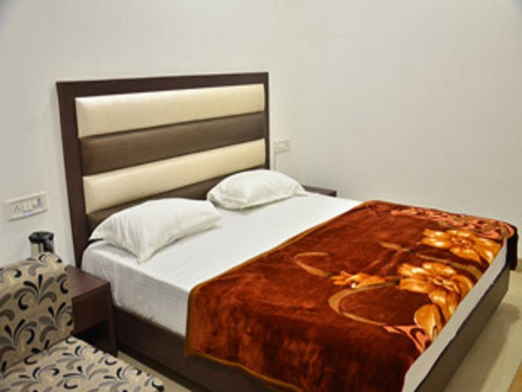 Hotel Popular Amritsar Rum bild
