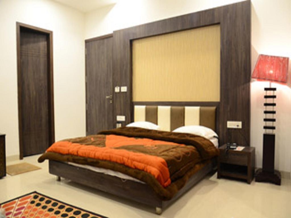 Hotel Popular Amritsar Rum bild