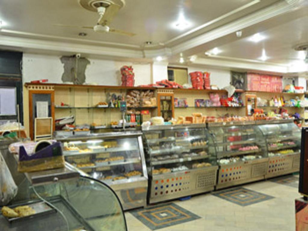Hotel Popular Amritsar Exteriör bild